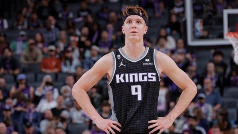 Kings clear Huerter for on-court workouts amid shoulder recovery