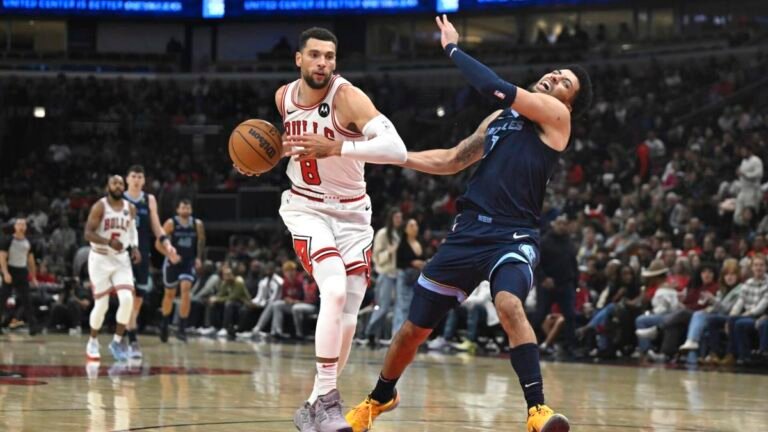 Bulls keeping Zach LaVine (for now), he looks sharp putting up 28 in preseason