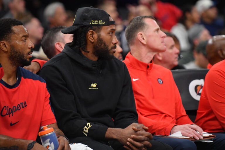 Report: Clippers star Leonard out, likely to miss Warriors' home opener