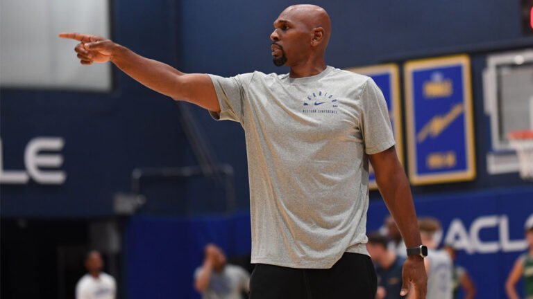 Stackhouse holding newly motivated Warriors defense accountable