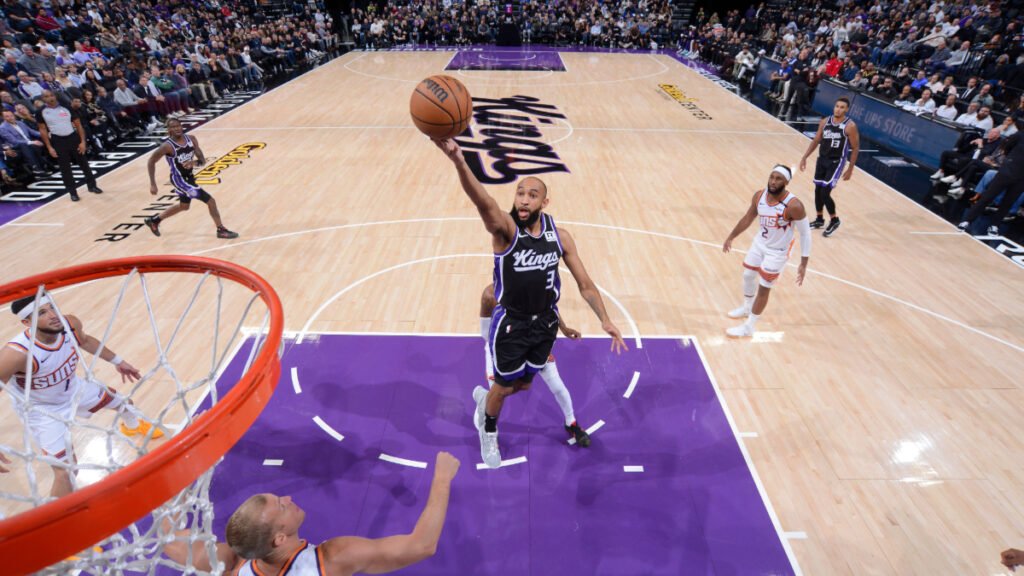 Brown, McDermott laud Kings' bench reliability amid Monk's absence