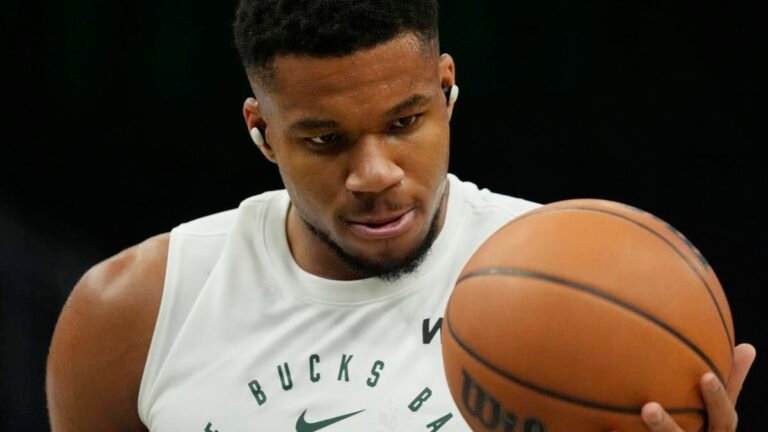 Bucks reportedly looking to add talent to slumping roster, not trade Antetokounmpo