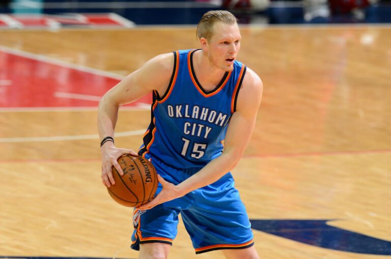 WASHINGTON, DC - FEBRUARY 13: Kyle Singler #15 of the Oklahoma City Thunder handles the ball against the Washington Wizards at Verizon Center on February 13, 2017 in Washington, DC. (Photo by G Fiume/Getty Images)