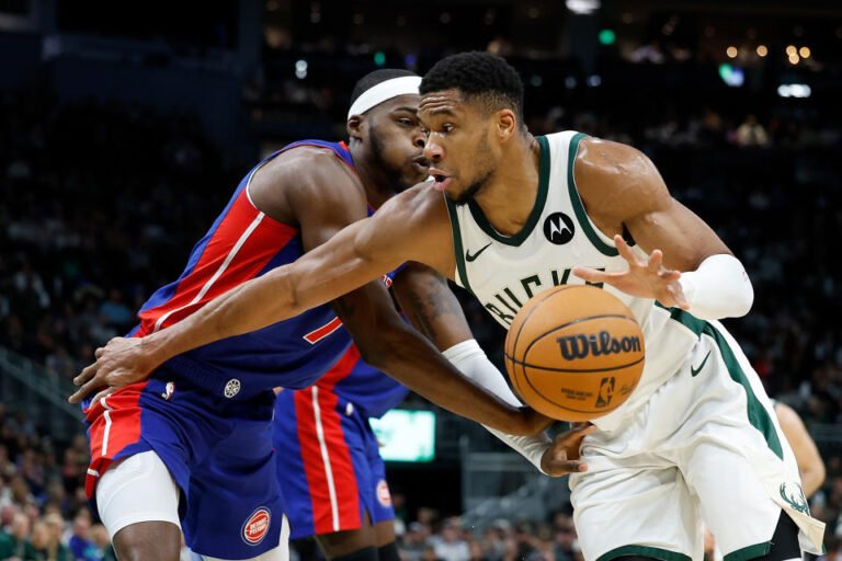 MILWAUKEE, WISCONSIN - NOVEMBER 13: Giannis Antetokounmpo #34 of the Milwaukee Bucks drives to the basket during the first half of the game against the Detroit Pistons at Fiserv Forum on November 13, 2024 in Milwaukee, Wisconsin. NOTE TO USER: User expressly acknowledges and agrees that, by downloading and or using this photo, User agrees to the terms and conditions of the Getty Images License Agreement. (Photo by John Fisher/Getty Images)