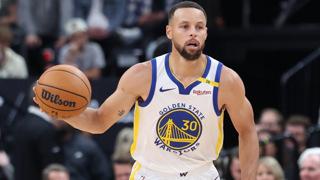 Steph back in Warriors' lineup after three-game absence