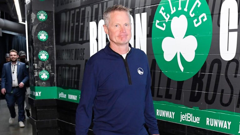 Warriors coach Kerr loudly booed by Celtics fans at TD Garden